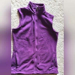 Cabelas Women's Fleece Zip Up Vest. SIZE smallCabelas Women's Fleece Zip Up Vest